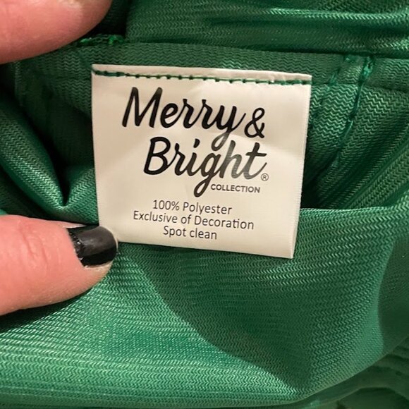 Glamorous Christmas Dress for Dogs!  NWT  Size Small - Picture 7 of 8